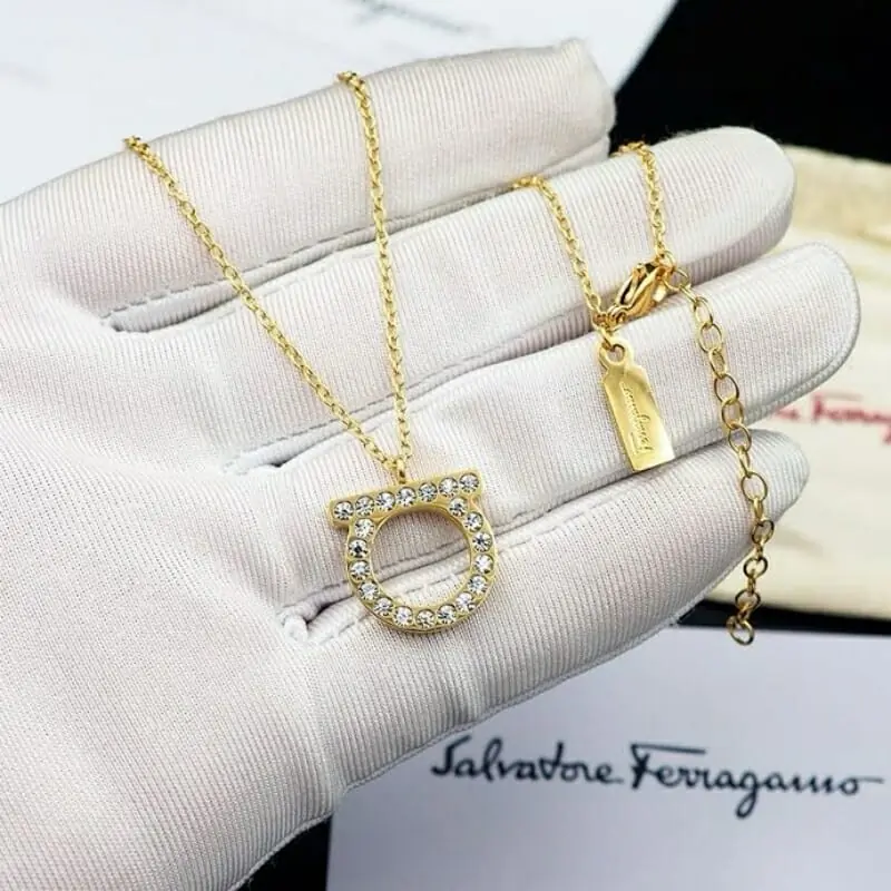 salvatore ferragamo collier s_12520a0